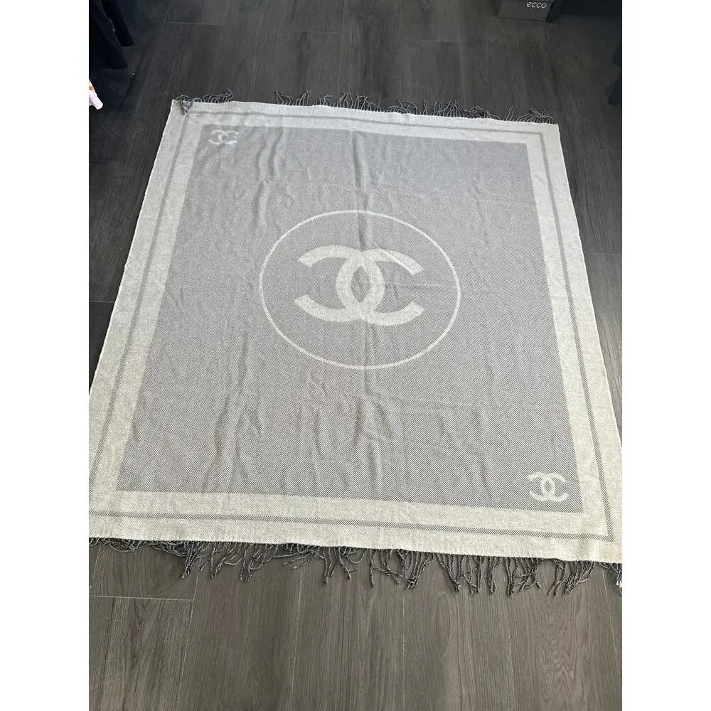 NWT Chanel Traveling Rug Wrap Wool Cashmere Blend